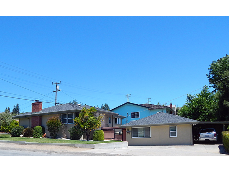 2 Homes on 1 Lot