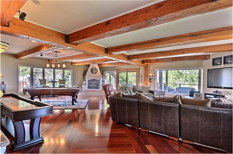Spacious Living Room
