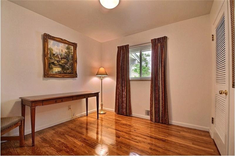 Guest Bedroom #1
