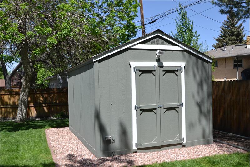 11 x 16 Workshop with Electricity
