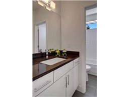 Upstairs hall bath