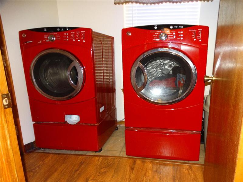 Utility Room with Washer/Drhyer