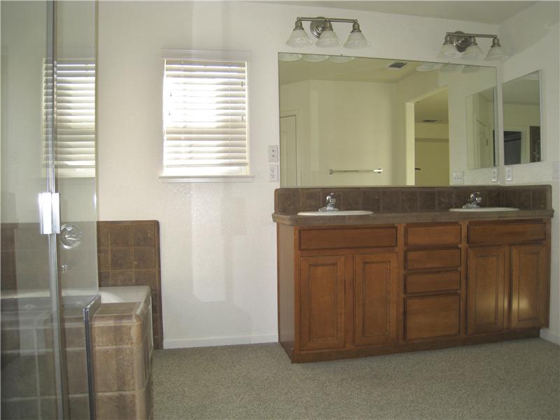 Huge master bath with jetted tub