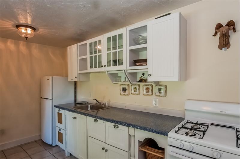 attached apartment kitchen