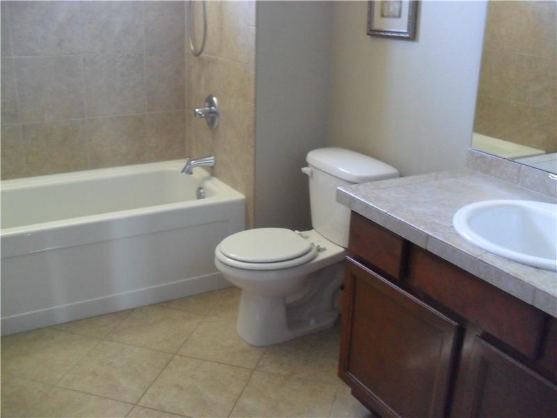 Full Guest Bath on Top Floor