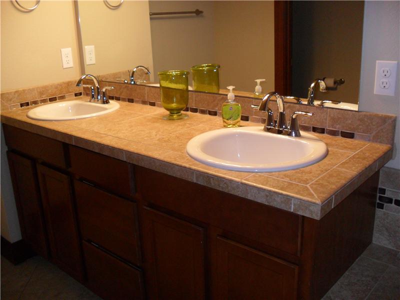 Double sinks in the master