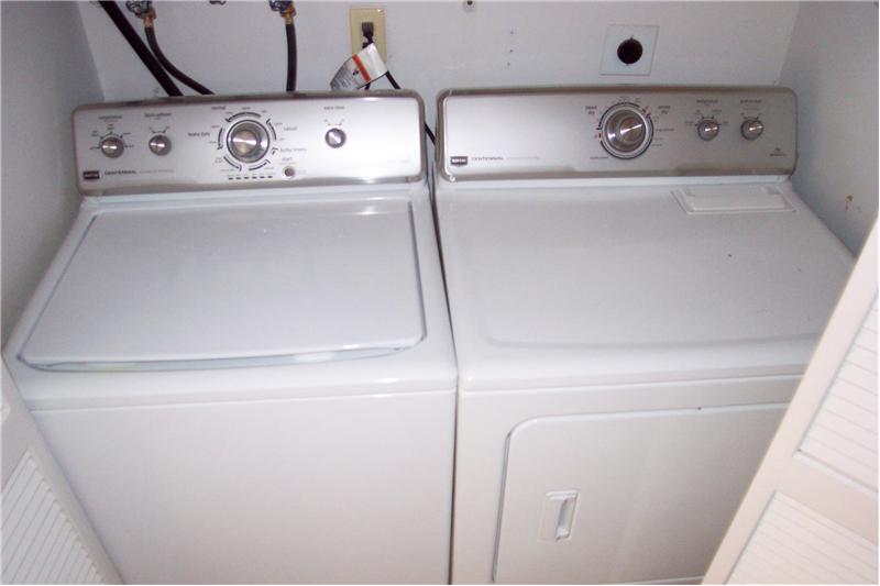 Washer Dryer on 1st Floor