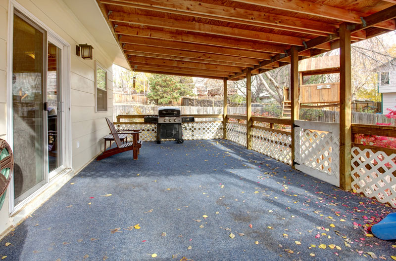 12x23 covered deck off of kitchen!