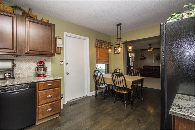 Kitchen / Eating Area