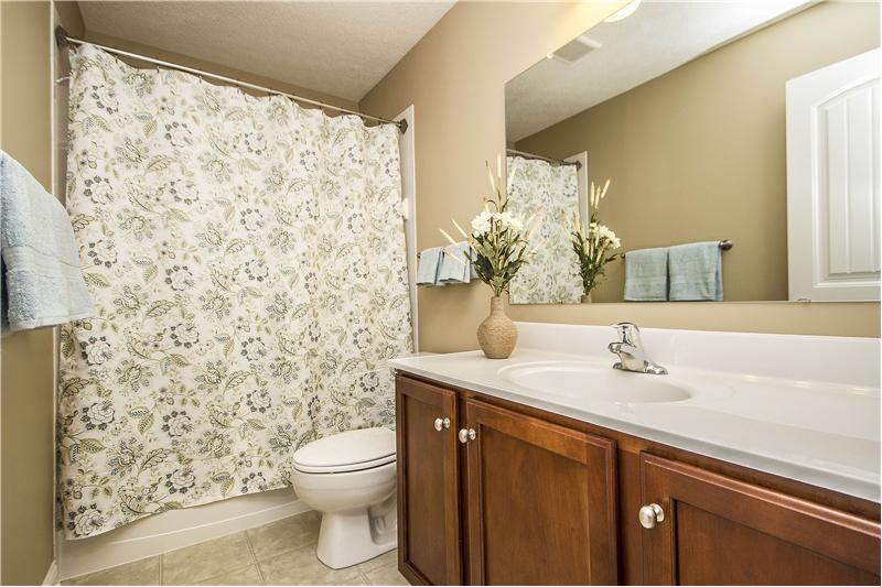 Upstairs Full Bath