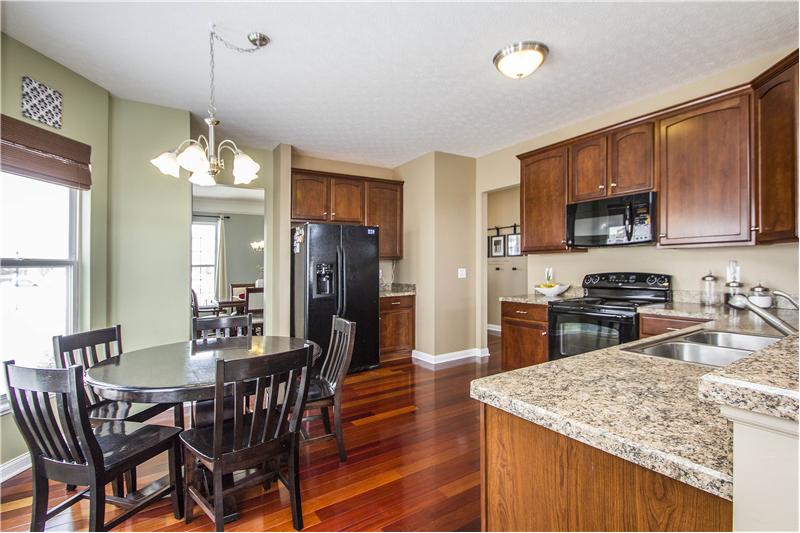 Eat-In Kitchen