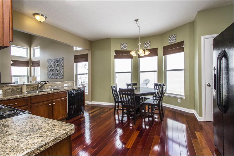 Eat-In Kitchen