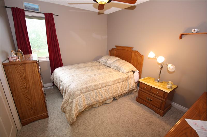 Property pictures of 192 Lakeside Greens Drive, Chestermere, AB T1X 1C2