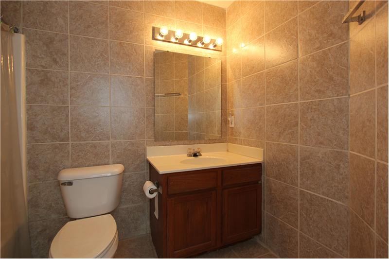 Upstairs hall bathroom