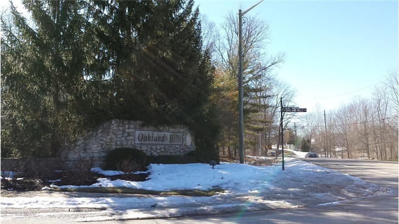 Entrance to the neighborhood.