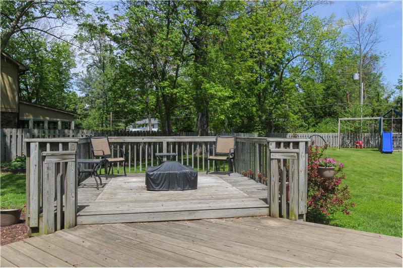 Multi level deck