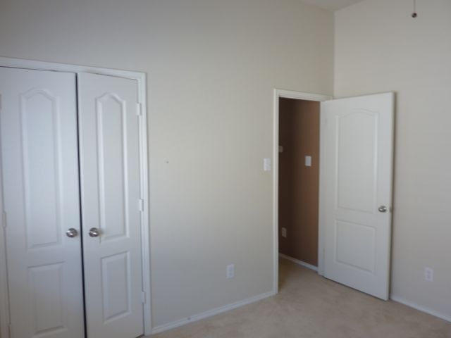 Plenty of closet space in this home for lease in Savannah