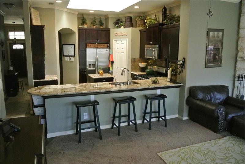 Fantastic kitchen with a breakfast bar!