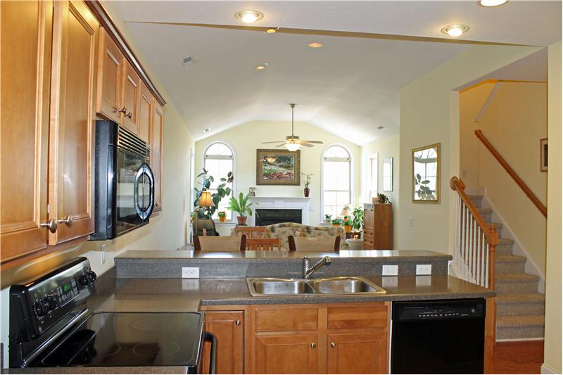 Recessed lighting in dining with dimmer switch