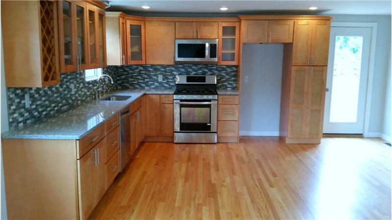 Granite kitchen with stainless appliances- $1k credit for refrigerator