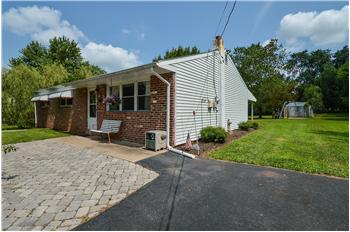 Primary listing photos for listing ID 348185