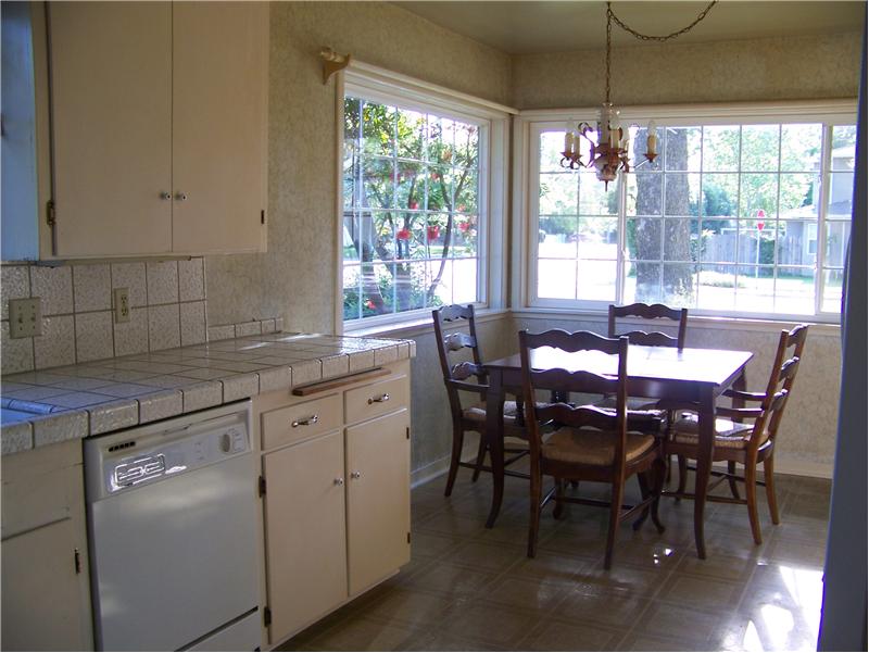 Kitchen and breakfast nook