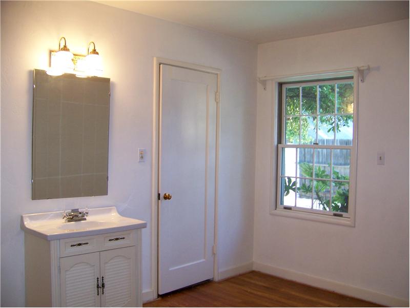 Guest bedroom