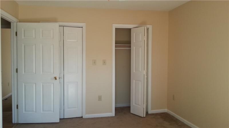 2nd Bedroom - Dual Closets