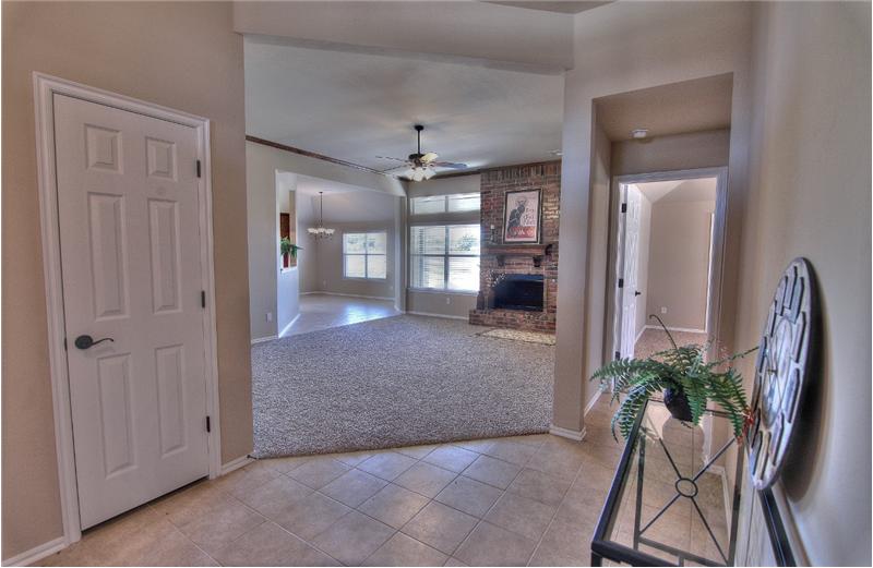 FOYER & LIVING ROOM
