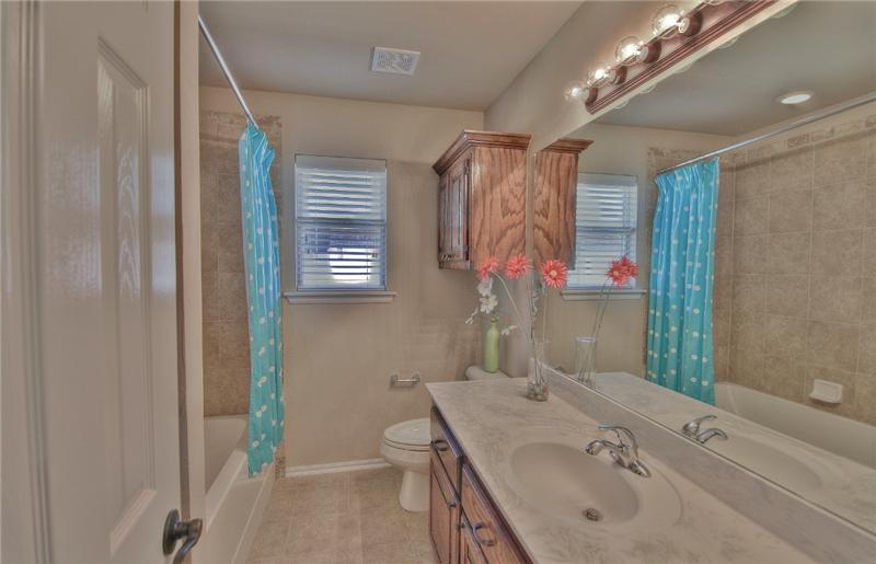 GUEST BATH W/CULTURED MARBLE VANITY