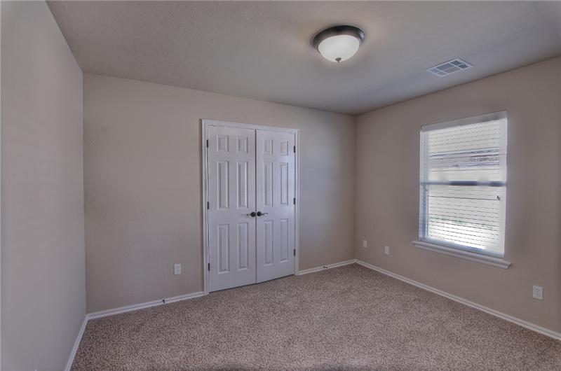 LARGE BEDROOM