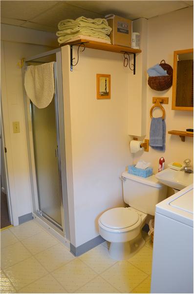 Bathroom/Laundry Room