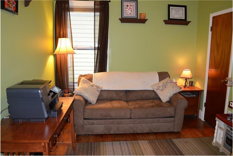 1st Floor Bedroom/Study