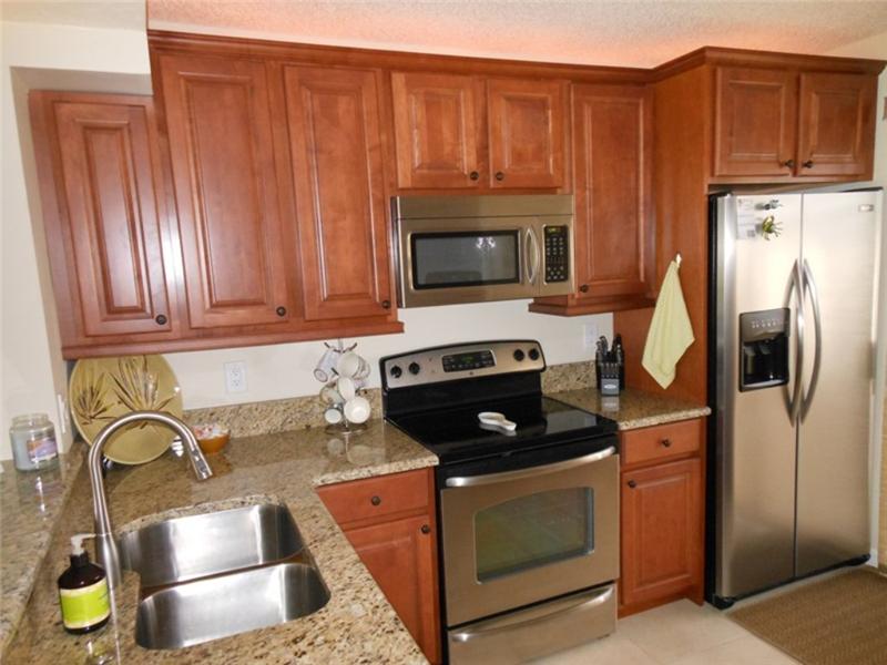 Upgraded kitchen cabinets