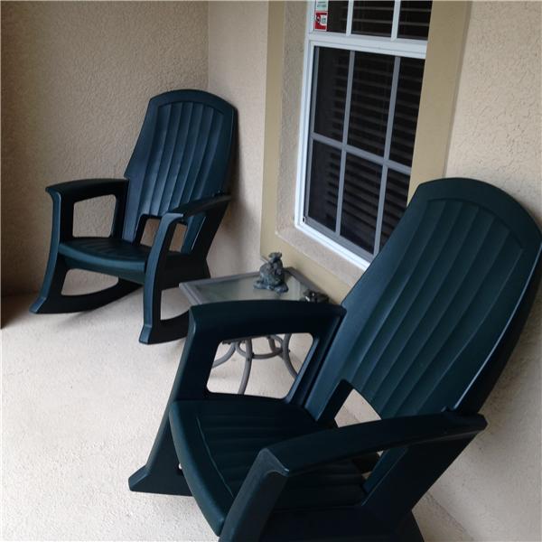 Screened Front Entry