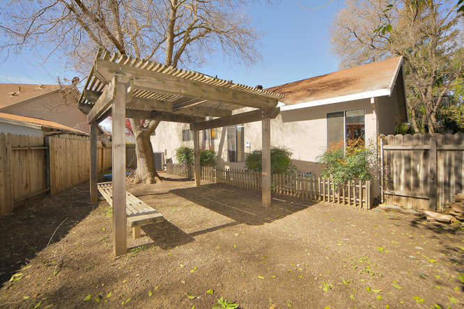 Arbor area in large side yard