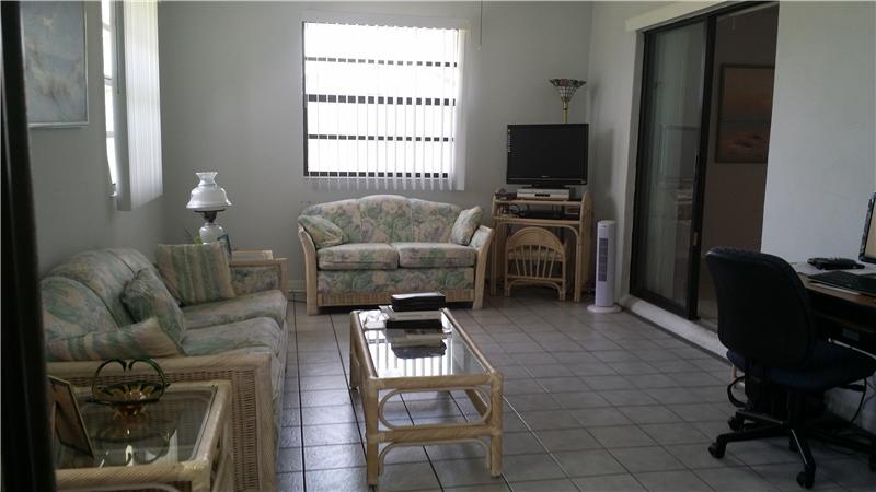 Large Florida Room/Den