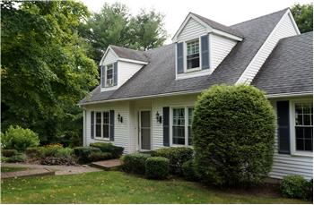 Primary listing photos for listing ID 355365