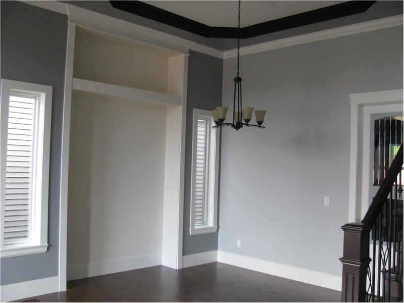 Dining room with alcove and 12' high ceiling