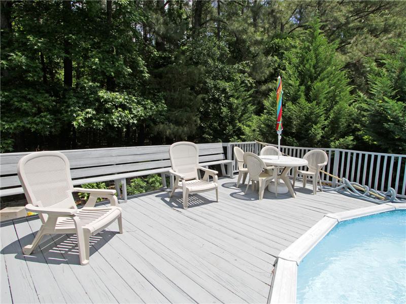 ABOVE GROUND POOL WITH DECK