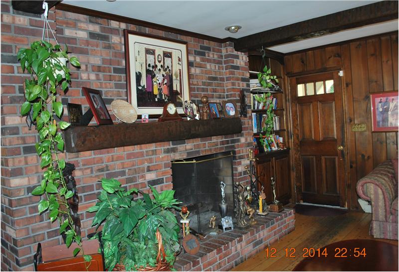 Sitting Room with Fireplace