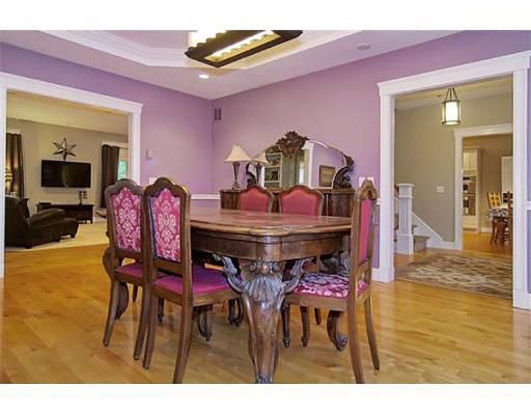 Property pictures of 21 Oxford St N, Auburn, MA 01501, USA Auburn, MA