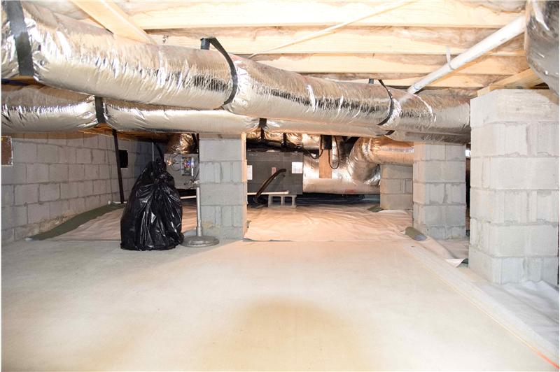 The cleanest fully encapsulated crawl space we have ever seen