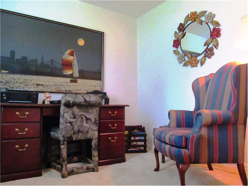Den/Bedroom