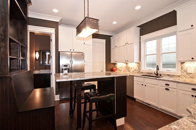 dramtic balck and white kitchen