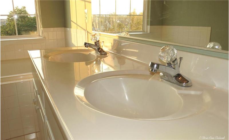 Double Sinks/Vanity