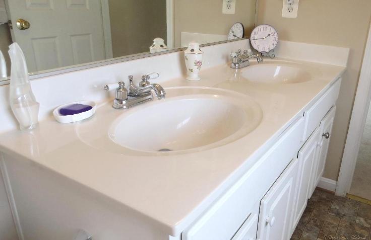 Dual Sinks/Vanity in Master Bathroom