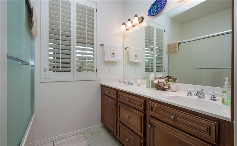 Guest Bathroom 2