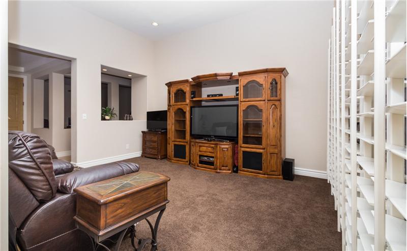 Living Room pic 2